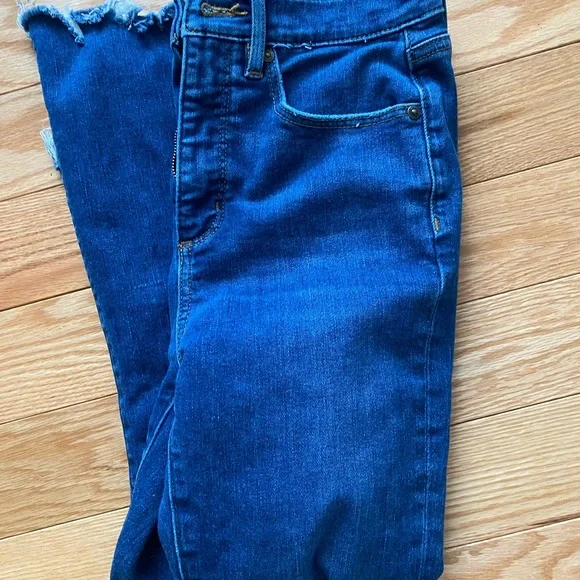 LOFT The Kick Crop jeans. - Picture 8 of 8